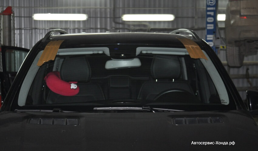 Замена стекол, оперативная вклейка новых лобовых стекол в автомобили Хонда