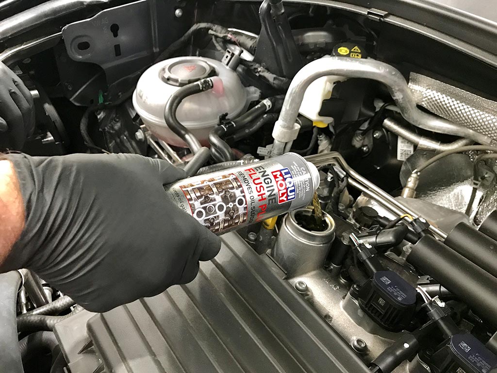 Промывка engine flush. Пятиминутка для промывки двигателя. Engine Flash промывка. Пятиминутка залить в двигатель.